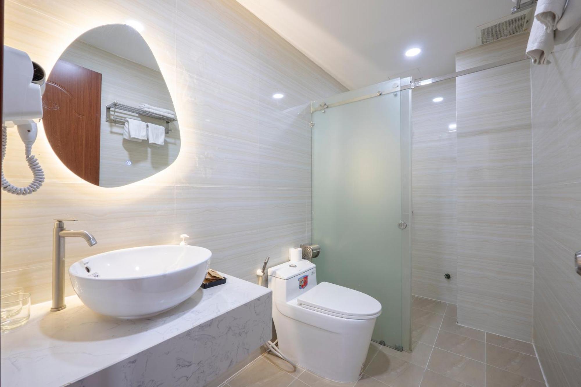 Amila Nguyen Hue Hotel By Sazi Thành Pho Ho Chí Minh Esterno foto